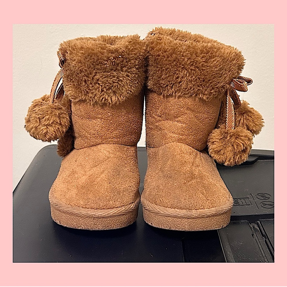 Cozy Brown Fur-Lined Boots with Pom Poms